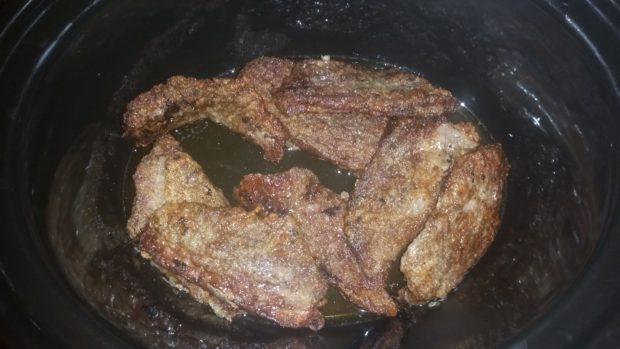 Meal of the Week – Boneless Short Ribs with Gravy. Looking for an easy main dish for the week? Try boneless short ribs. They are inexpensive, and it’s easy to cook right in your crockpot. 