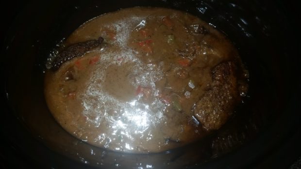 Meal of the Week – Boneless Short Ribs with Gravy. Looking for an easy main dish for the week? Try boneless short ribs. They are inexpensive, and it’s easy to cook right in your crockpot. 